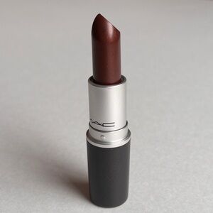 MAC OVERDONE LUSTRE LIPSTICK***